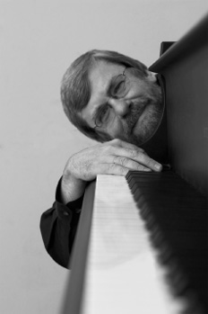 Artist photo of Matthias Petersen - Piano