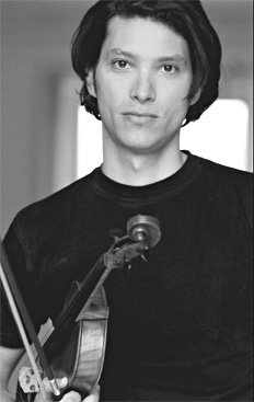 <b>Christoph Seybold</b> erhielt seinen ersten Geigenunterricht mit vier Jahren. - uid4ba22bb9b5254