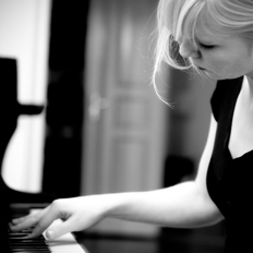 Artist photo of Ehwald, Natalia - piano