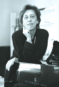 Artist photo of Dinorah Varsi - Klavier