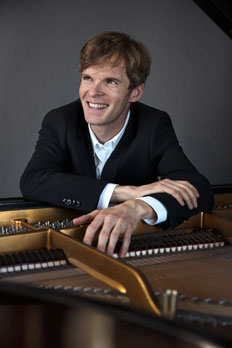 Artist photo of Matthias Roth - Klavier