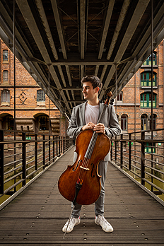 Artist photo of Heupel, Michael - Cello