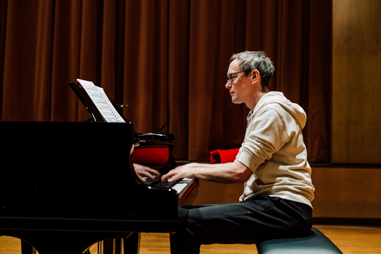 Artist photo of Walter Zoller - Piano