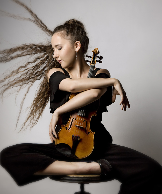 Artist photo of Bartholomäi, Lucie - Violine
