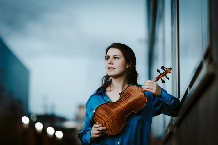 Friederike Starkloff Artist photo of Friederike Starkloff - Violine