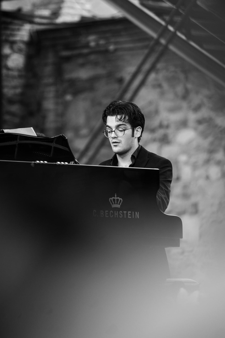 Sandro Nebieridze, Piano