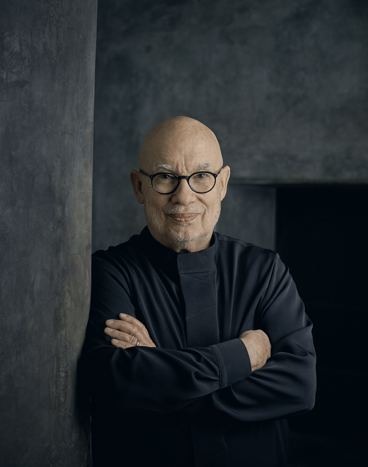 Artist photo of Dennis Russel Davies - Dirigent