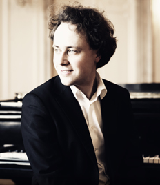 Alexander Schimpf gewinnt den 1. Preis beim Internationalen Klavierwettbewerb in Cleveland Alexander Schimpf gewinnt den 1. Preis beim Internationalen Klavierwettbewerb in Cleveland