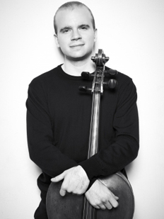 Die Bach-Preisträger 2016 stehen fest: den GENUIN-Sonderpreis erhält der Cellist Paolo Bonomini Die Bach-Preisträger 2016 stehen fest: GENUIN produziert CD mit Cellist Paolo Bonomini