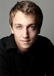 GENUIN-Sonderpreis des ARD Musikwettbewerbs verliehen Pianist Fabian Müller erhält den GENUIN-Sonderpreis in München