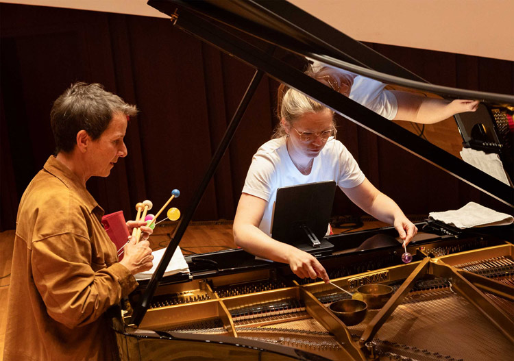 Weltpremiere von Konstantia Gourzis Werk Ithaca gespielt von Cathy Krier 